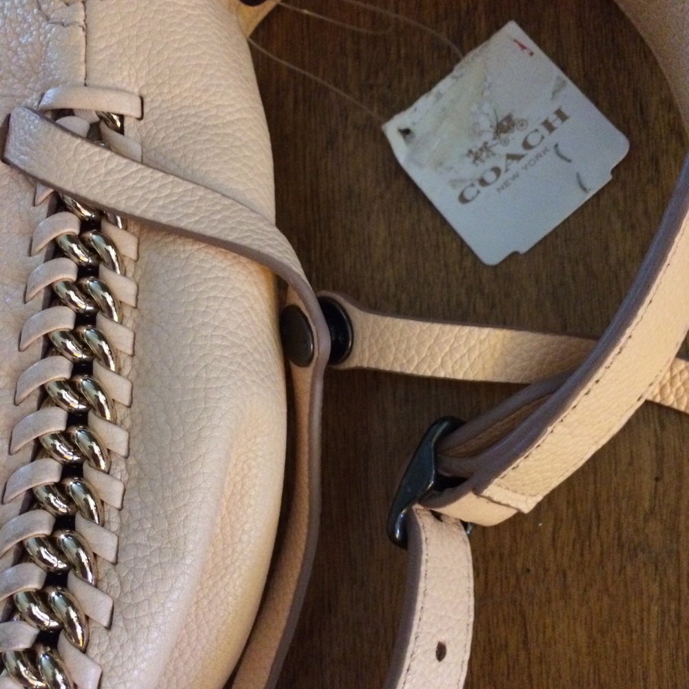 COACH 34397 Dakotah Purse 100% Leather Crossbody - Picture 8 of 8